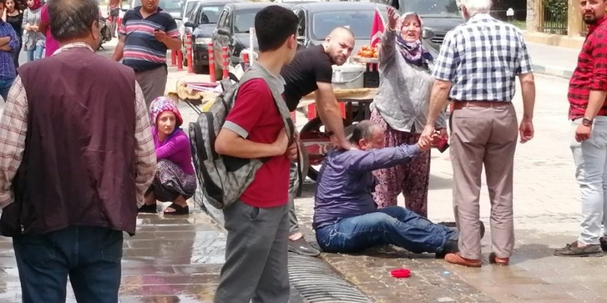 Seyyar satıcı eylem yaptı, domatesleri belediye başkanı sattı