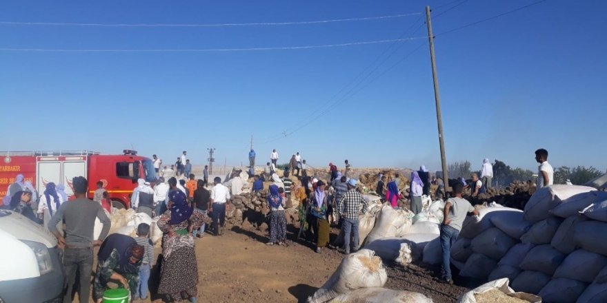 Diyarbakır’da tonlarca saman kül oldu