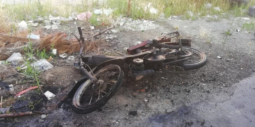 Yanan motosikleti itfaiye söndürdü