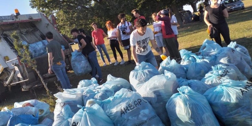 Ahbap, piknik alanından 70 torba çöp topladı