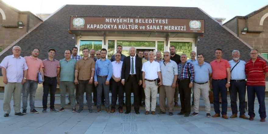 Belediye Başkan Yardımcısı Ersan Erkut, muhtarlarla bir araya geldi