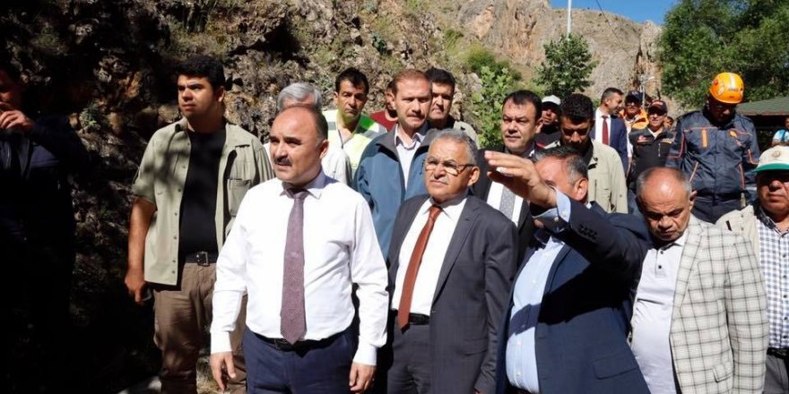 Vali ve Büyükkılıç, arama kurtarma çalışmaları hakkında bilgi aldı
