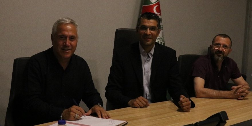 Kırşehir Belediyespor, teknik patron Ercümend Hülakü Coşkundere ile yollarını ayırdı
