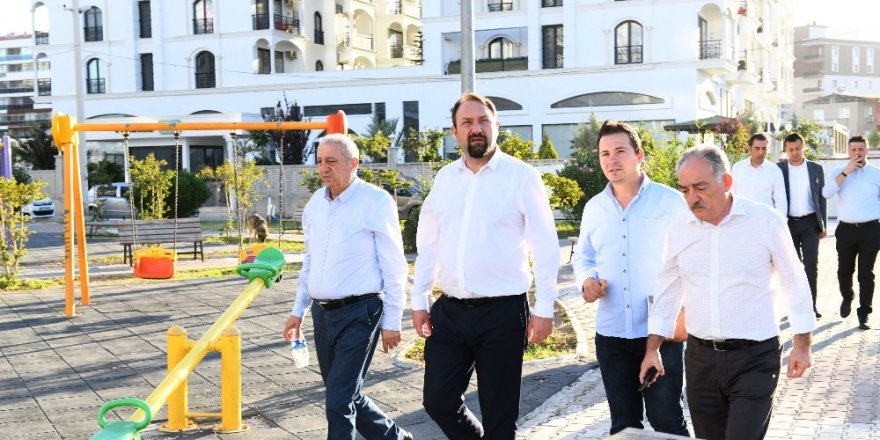 Başkan Gümrükçü’den iki mahallede şafak mesaisi