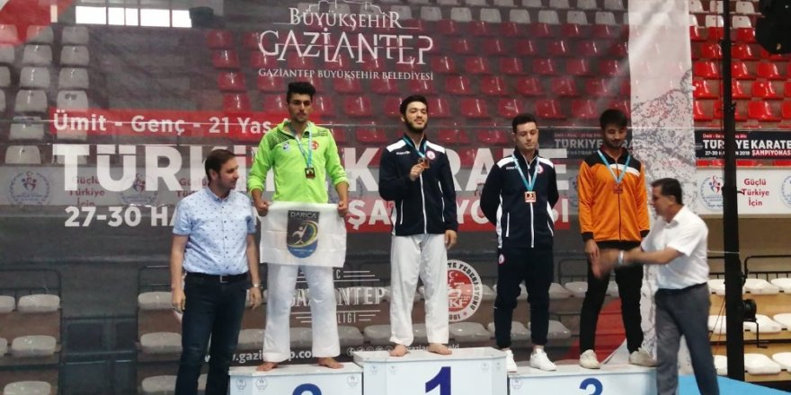Darıca’lı karateciler 6 madalya ile döndü