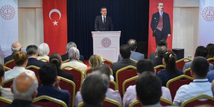 Milli Eğitim Bakanı Selçuk: “Öğretmenin güçlendirilmesi, 2023 vizyonumuzun temeli”