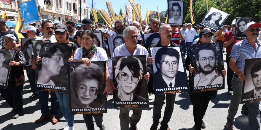 Sivas’ta Madımak olaylarında ölenler anıldı