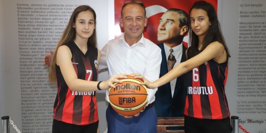 Turgutlu Belediyespor’un milli yıldızları kampta göz doldurdu
