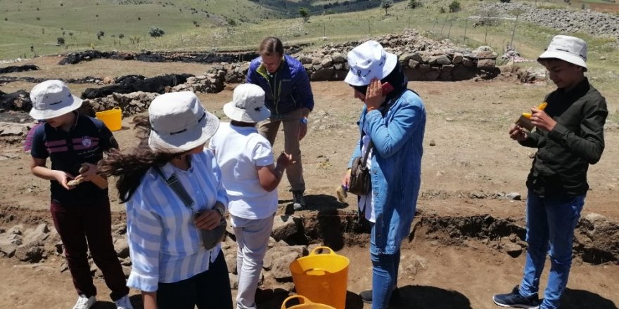 Öğrenciler Kerkenes harabelerini gezdi