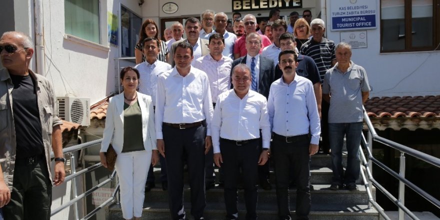 Başkan Böcek: "Kimseyi ötekileştirmeyeceğiz"