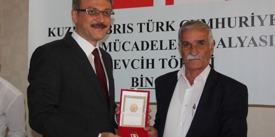 Bingöl’de Kıbrıs gazilerine Milli Mücadele Madalyası verildi