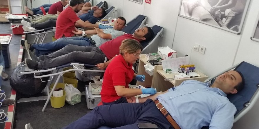 Kulu Kaymakamı Budan’dan kan bağışına destek