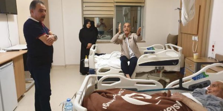 Vali Toprak gece yarısı hastane denetimine çıktı