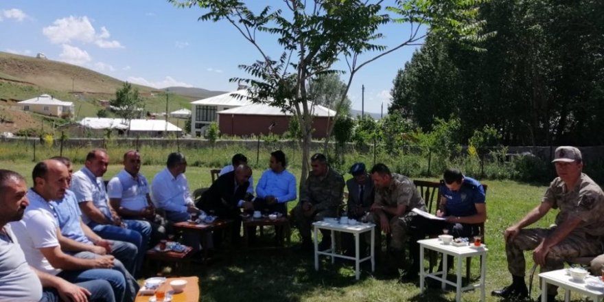 Kaymakam Dundar ve Başkan Ensari’den mahalle ziyareti