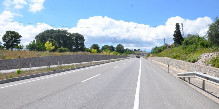 Evlerine tarladan geçerek gidebiliyorlar