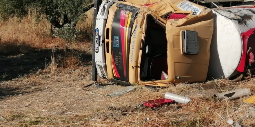 İzmir’de vidanjör devrildi: 1 yaralı