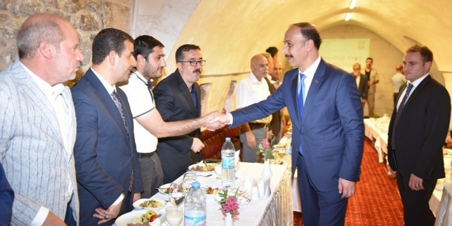 Vali ile belediye başkanları Şanlıurfa için bir araya geldi