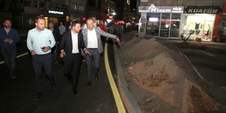 Belediye Başkanı Arı, Lale Caddesindeki yol çizgi çalışmalarını denetledi