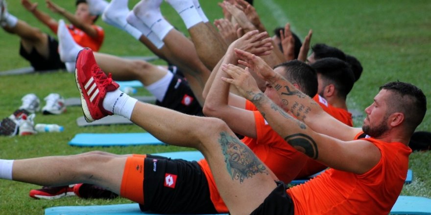 Adanaspor yeni sezona çift idmanla çalışıyor