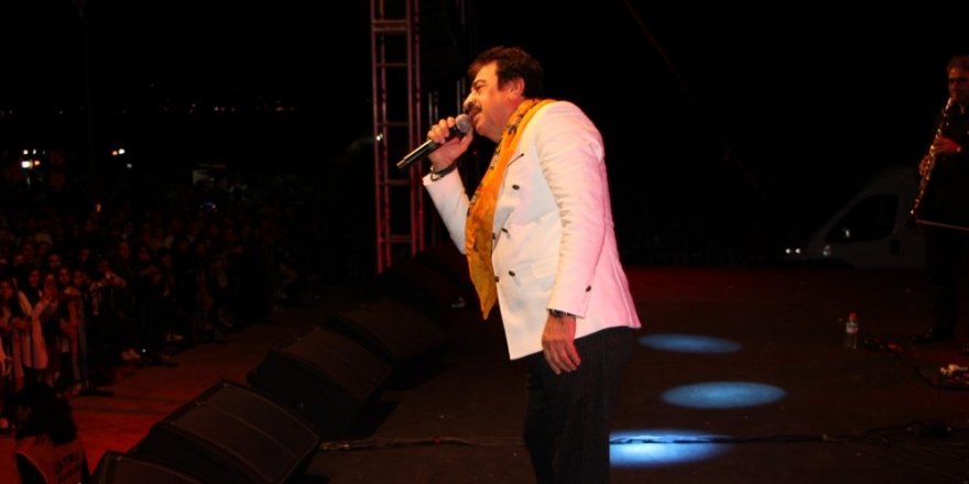 Ünlü Şair ve bestekar Cide’de konser verdi