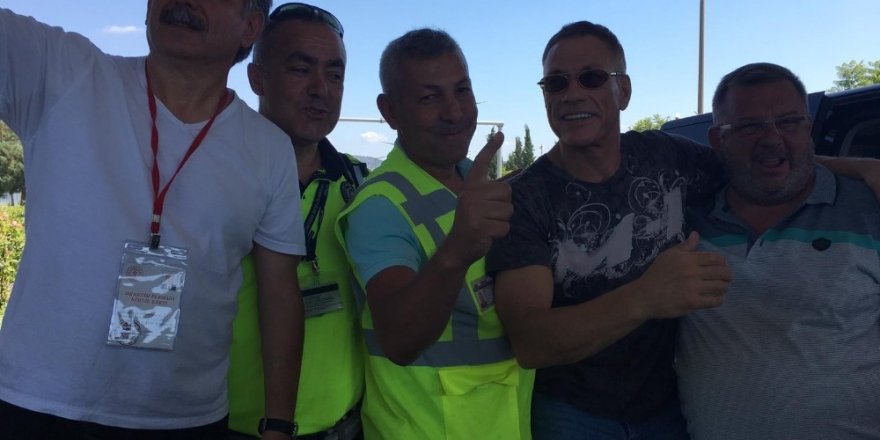 Jean Claude Van Damme Bodrum’dan vaz geçemiyor