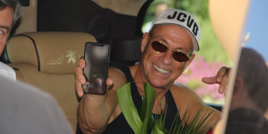 Jean Claude Van Damme’ın ilk isteği Türk kahvesi oldu