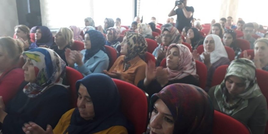 Bakan Turan’dan AK Parti’ye ziyaret