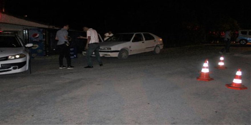 Çocuğunu dövdüğünü iddia ettiği kişiyi tabancayla vurarak öldürdü