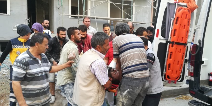 Kocaeli’de inşaatın 3’üncü katından düşen işçi yaralandı