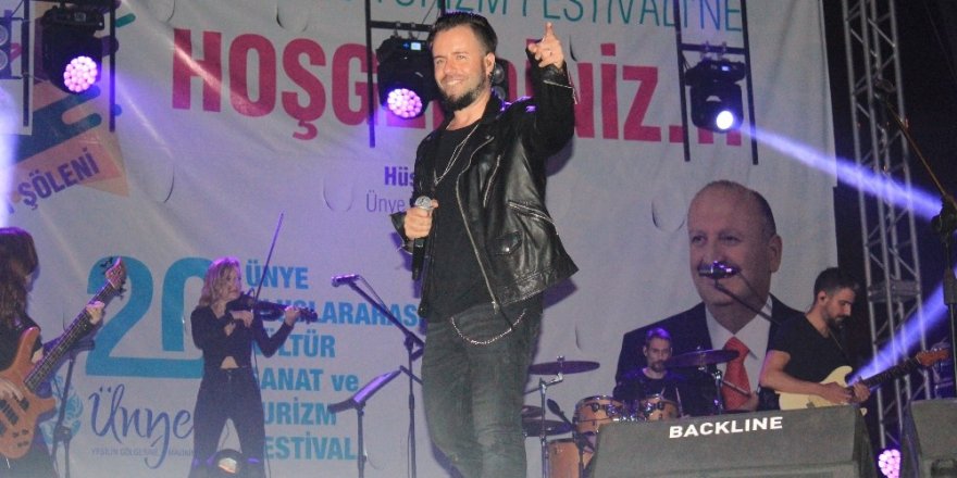 Gece, Emre ile Aydın’landı