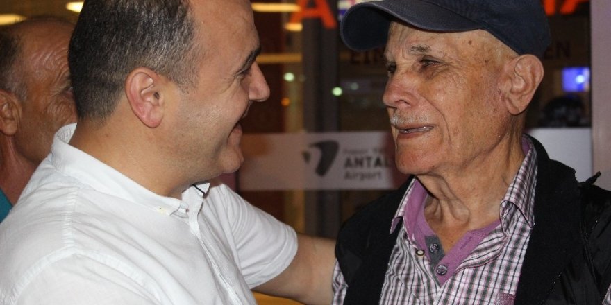 Baba ile oğlun 30 yıl sonra film gibi buluşması