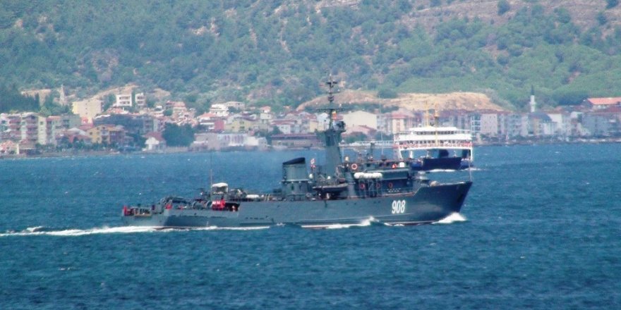 Rus donanmasına ait savaş gemisi Çanakkale’den geçti