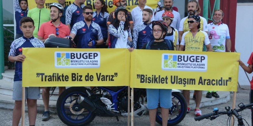 Aliağalı bisikletçiler “Trafikte biz de varız” dedi