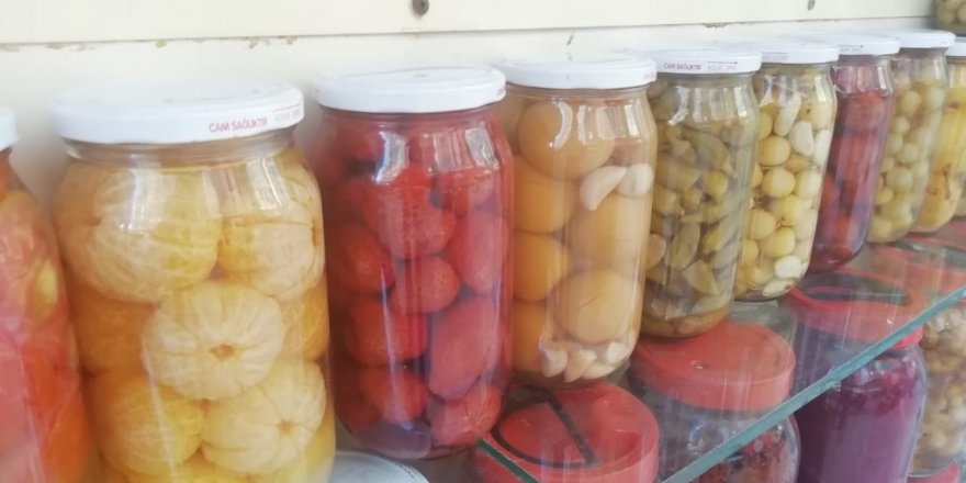 Kozalağın turşusunu kurdu