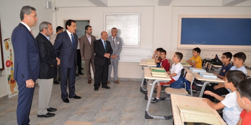 Vali Ümit, yaz Kuran kurslarını ziyaret etti