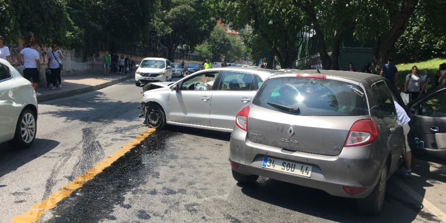 Beşiktaş’ta feci kaza: 1’i ağır 2 yaralı