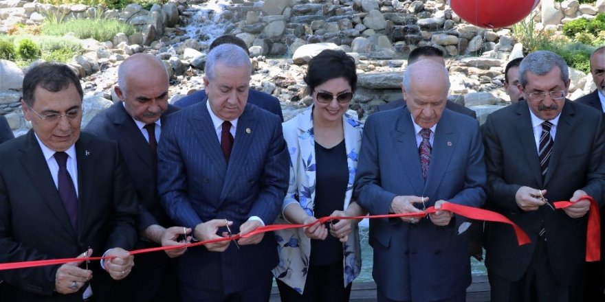 MHP’nin lideri Bahçeli, Şehir Parkı’nın açılışını yaptı
