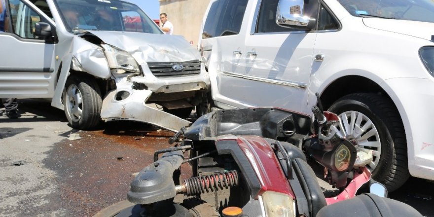 Diyarbakır’da zincirleme kaza: 4 yaralı