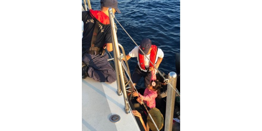 Kuşadası’nda 14’ü çocuk 48 kaçak göçmen yakalandı