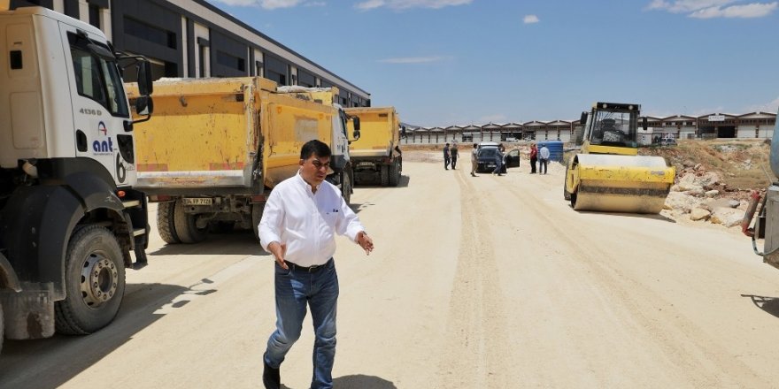 Fadıloğlu, Küsget’teki asfalt çalışmalarını inceledi