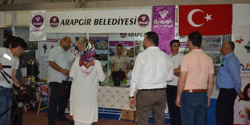 Arapgir standına yoğun ilgi
