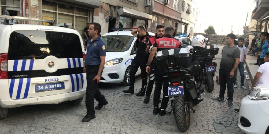 Fatih’te bıçaklı kavga: 1 ölü, 2 yaralı