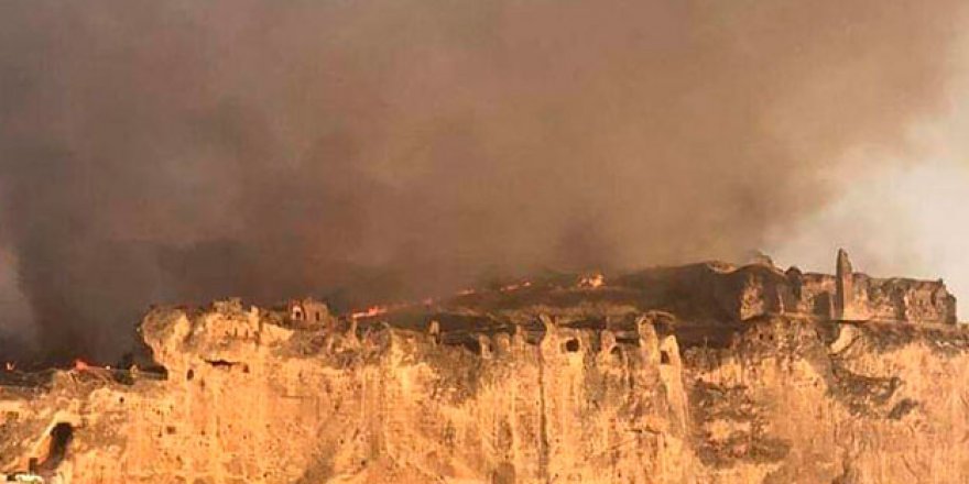 Tarihi Hasankeyf ilçesinde korkutan yangın