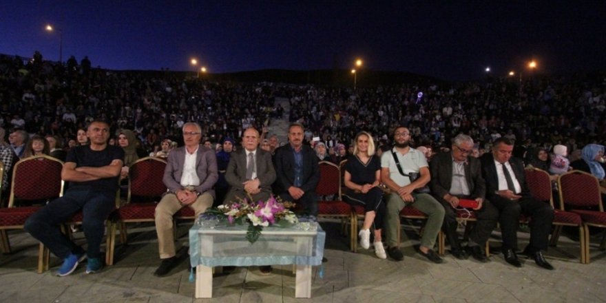 Bayburt’tan Gece Yolcuları geçti