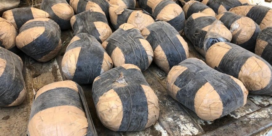 Yün çuvalları içerisinde 17 kilo eroin ele geçirildi