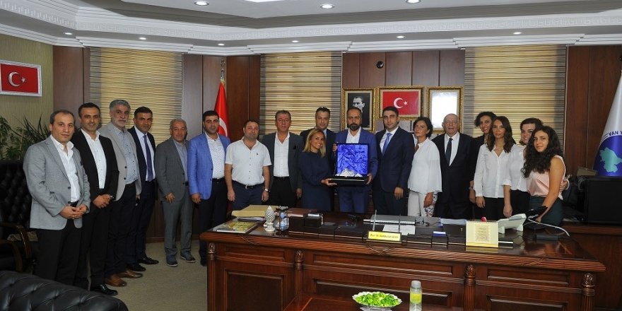 Van Dostluk Grubu’ndan Rektör Şevli’ye ziyaret