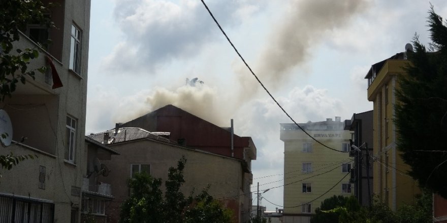 Babasıyla tartıştı, hızını alamayıp evi ateşe verdi