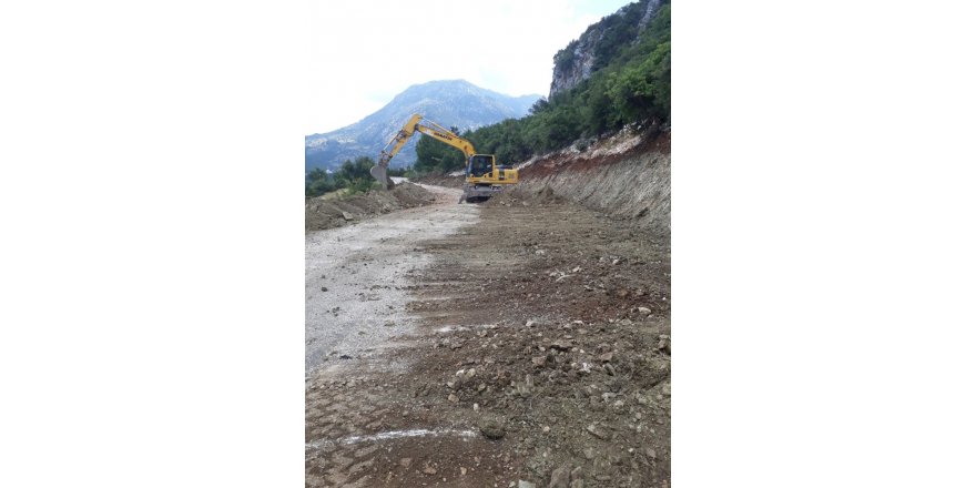 Akseki’nin Taşlıca yolu genişletiliyor