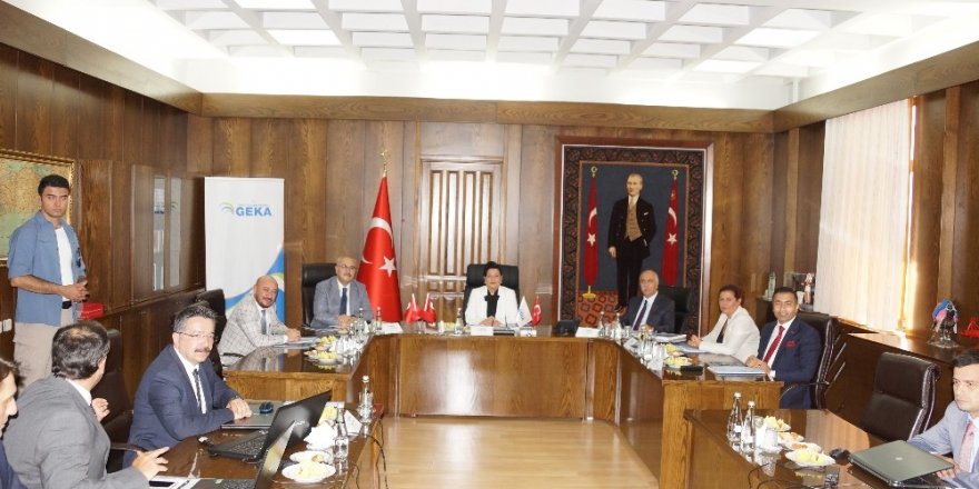 AYTO Başkanı Ülken’e GEKA’dan teşekkür plaketi
