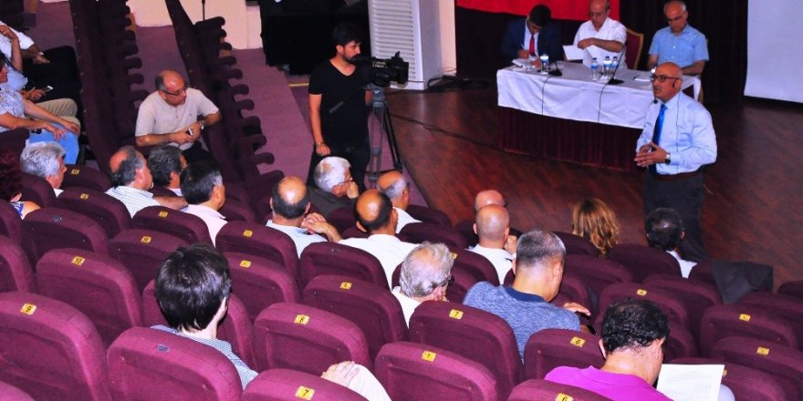 Yeni rektör hızlı başladı, hastanenin profesör ve personeliyle toplantı yaptı